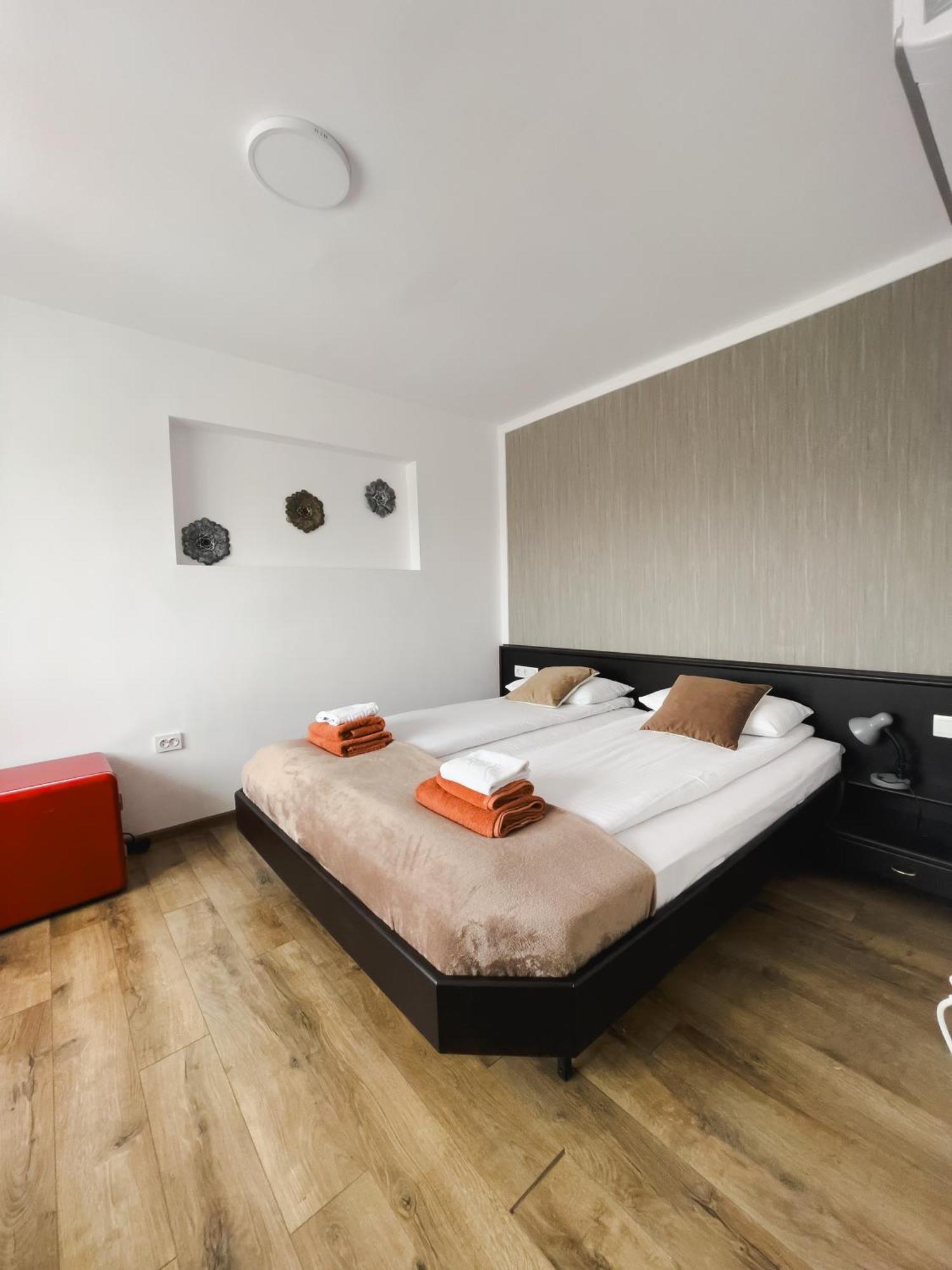 Myda Hotel Apahida Luaran gambar